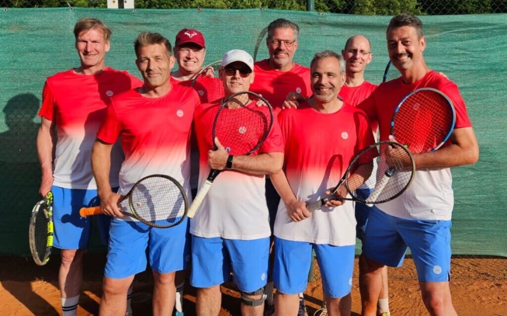 Alle Mann an Board 1.Herren 50 siegen